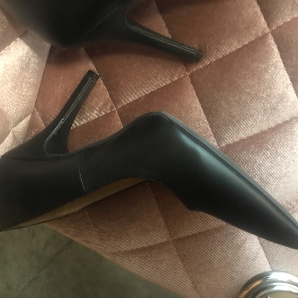 Basic Black Pumps Simple Black Pumps - image 3